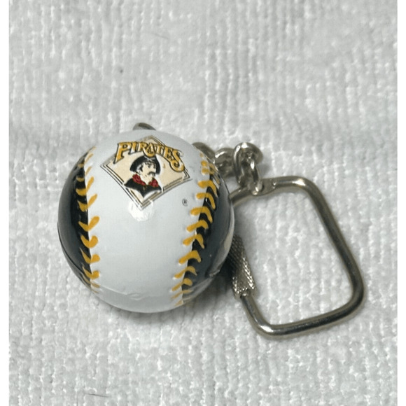 Vintage MLB PITTSBURGH PIRATES Baseball Sports Brat Keychain 1986 J.F.S. - Picture 2 of 7